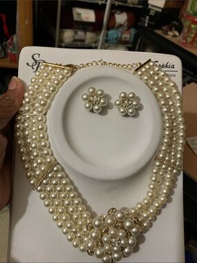 Vintage Called Bridal Wedding Set Faux Pearls Necklace & Pierced Earrings